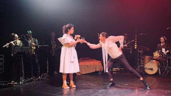Manika Auxire et Camille Constantin dans Dracula, premier spectacle jeune public de l'ONJ