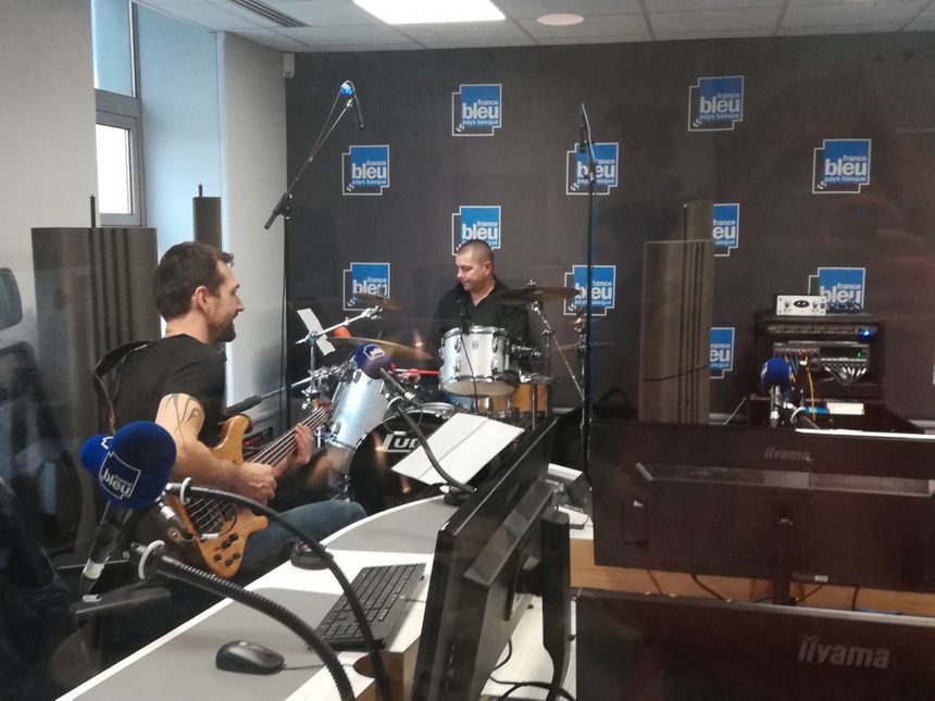 Fred Iturri est le batteur du groupe Atsegin d'Hendaye