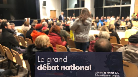 350 personnes ont assisté le 25 janvier 2019 à la réunion organisée à Annecy dans le cadre du Grand Débat national. ©Radio France - Richard Vivion