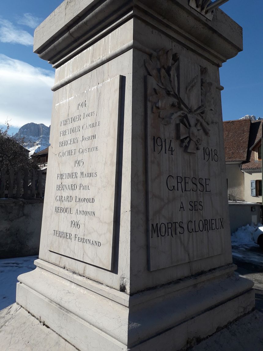 Le nom de Léopold Girard, blessé pendant la Ière guerre mondiale, inscrit sur le monument au mort de Gresse-en-Vercors