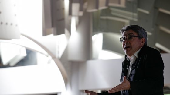Jean-Luc Mélenchon défend la fuite de Carlos Ghosn, en raison de la "maltraitance" imposée par la justice japonaise à l'ex-patron de Renault-Nissan. ©AFP - Geoffroy Van der Hasselt SELT