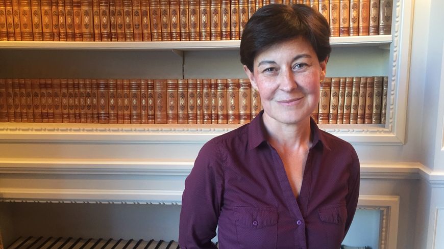 "Toutes les femmes que j'ai approchées et à qui j'ai proposé d'être sur ma liste ont d'abord été surprises", raconte Nathalie Nieson, maire de Bourg-de-Péage
