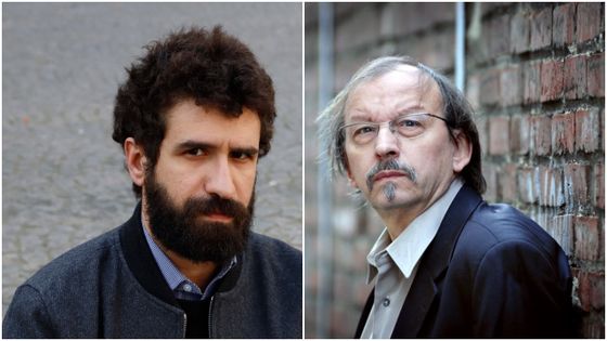 Les écrivains Sabri Louatah (gauche) et Didier Daeninckx (droite) ©Maxppp - Delphine Goldsztejn (Maxppp) / Martin Bureau (AFP)