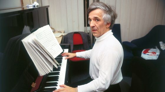 Le pianiste et chef d'orchestre Vladimir Ashkenazy photographié dans les années 1980 ©Getty - Alberto Roveri/Mondadori