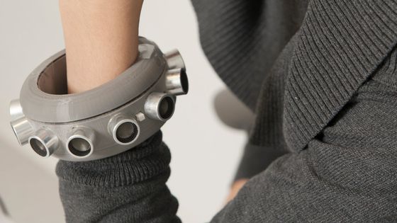 Si l'objet n'est pas très design pour l'instant - il a l'air lourd à porter - ce n'est qu'un prototype. - New York Times
