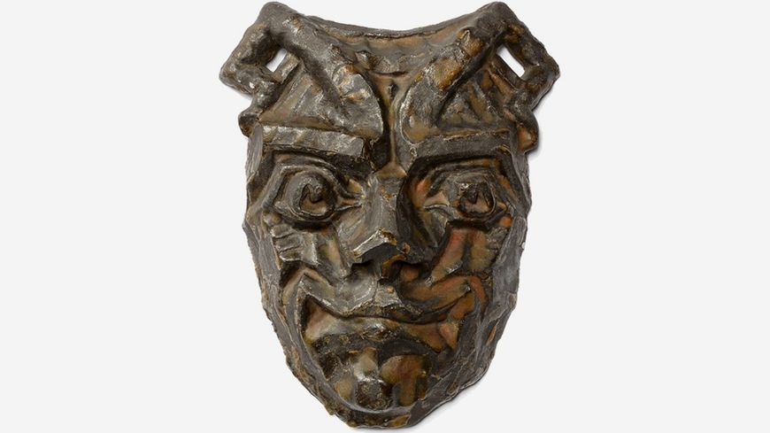 Niels Hansen Jacobsen (1861-1941), Masque de Troll, vers 1896-1903. Grès émaillé, 20 x 15, 9 x 6, 8 cm. Signé « NHJ ». Vejen, Vejen Kunstmuseum, donation Niels Hansen Jacobsen, Danemark