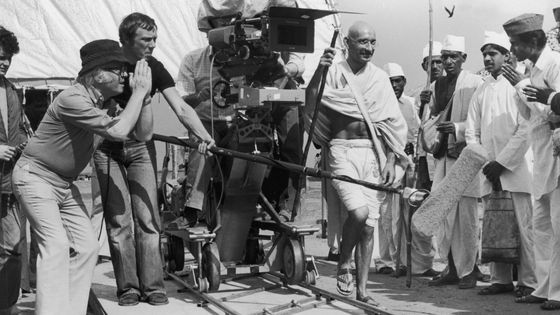 Tournage du film "Gandhi" de Richard Attenborough en 1982, avec Ben Kingsley dans le rôle titre. ©Getty - Columbia Tristar