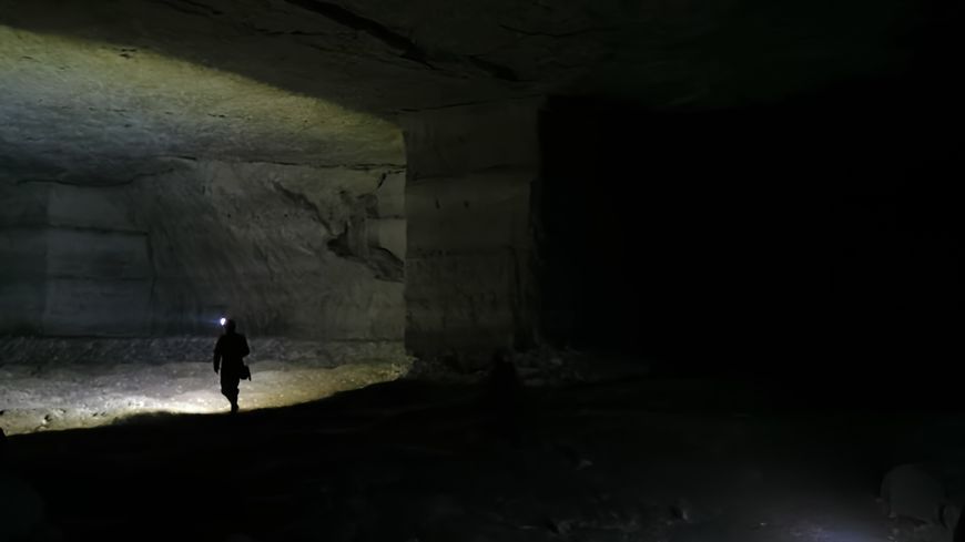 Au fond de la grotte
