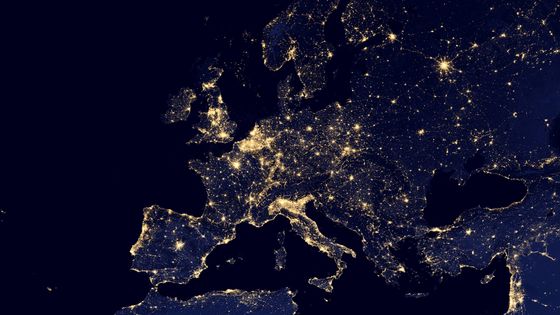 Vue satellite des lumières de la ville dans plusieurs villes européennes et nordiques ©Getty - Stocktrek Images