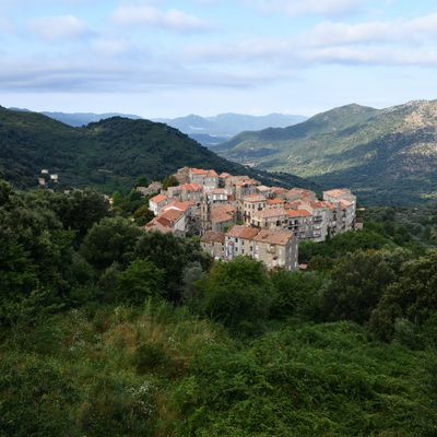 Un petit village en Corse