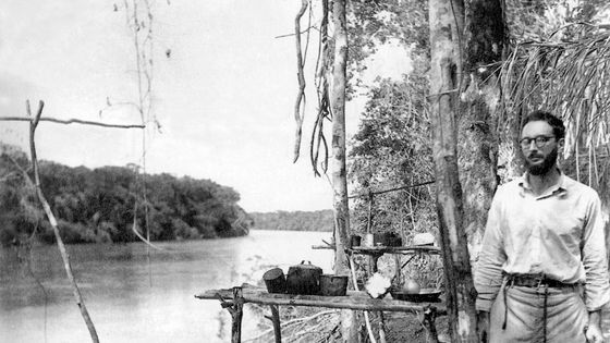 Claude Levi-Strauss, lors de son terrain en Amazonie au Brésil, vers 1936. Il a réalisé sa 1re enquête auprès des Indiens Caduveo et Bororo. ©Getty - Photo by Apic/Getty Images