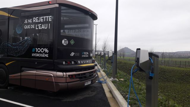 Dans le Pas-de-Calais, six bus à hydrogène relient désormais Bruay-la-Buissière et Auchel