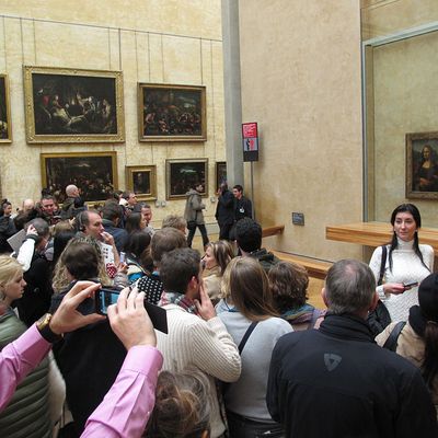 Le monde entier se bouscule pour avoir son selfie avec la Joconde