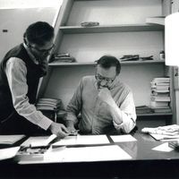 Claude Angeli et Claude Roire dans les bureaux du Canard, avril 1987