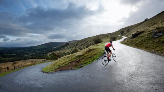 Admirer les paysages en regardant les courses de vélo ou comment voyager depuis son canapé ©Getty - James Osmond