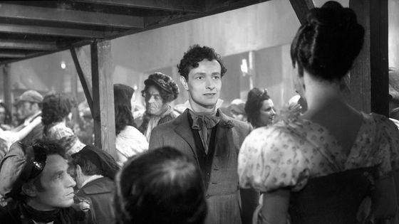 Jean-Louis Barrault et Arletty dans "Les Enfants du Paradis", un film écrit par Jacques Prévert et réalisé par Marcel Carné ©Getty - Pathé/Roger Forster/Sunset Boulevard/Corbis