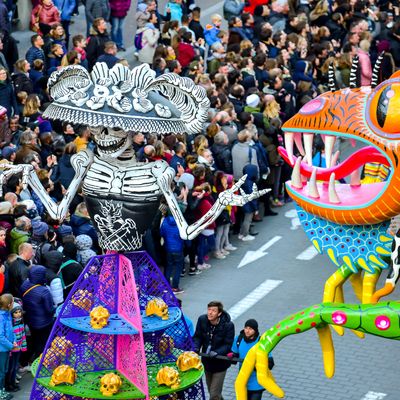 Parade de l'Eldorado à Lille le 4 mai 2019, événement de Lille 3000, une association subventionnée par la métropole de Lille, la région, l’État et des partenaires privés.