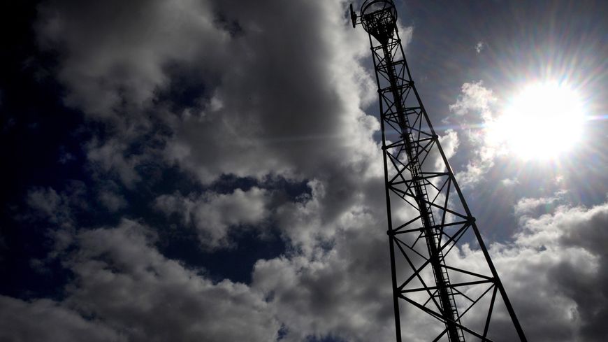 Les antennes-relais sont une source d'angoisse pour les personnes qui disent être hypersensibles face aux ondes électromagnétiques.