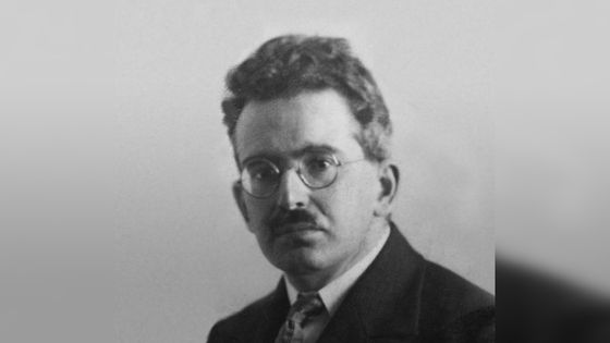 Le philosophe Walter Benjamin en 1928 - Akademie der Künste, Berlin - Walter Benjamin Archiv - Wikimedia