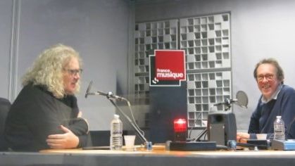 France Musique, studio 361... Yvan Cassar, pianiste, compositeur, directeur musical & Benoît Duteurtre, producteur de l'émission (g. à d.)