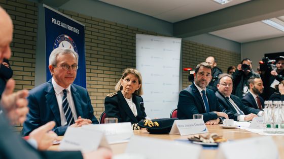 Josiane Chevalier lors d'une visite de Christophe Castaner à Strasbourg sur le coronavirus en février 2020 ©AFP - Abdesslam MIRDASS / Hans Lucas