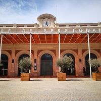 Façade de la gare de Perpignan (Pyrénées-Orientales). 26 avril 2019.
