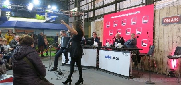 57e Salon de l'Agriculture : Benoît Duteurtre, Jean-François Kahn, Denis Lefèvre. Duo David Venitucci & Annick Cisaruk.