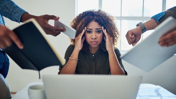 Le burn out n'est pas reconnu comme une maladie mentale. C'est un ensemble de symptômes (syndrome) résultant de la dégradation du rapport subjectif au travail. ©Getty - PeopleImages