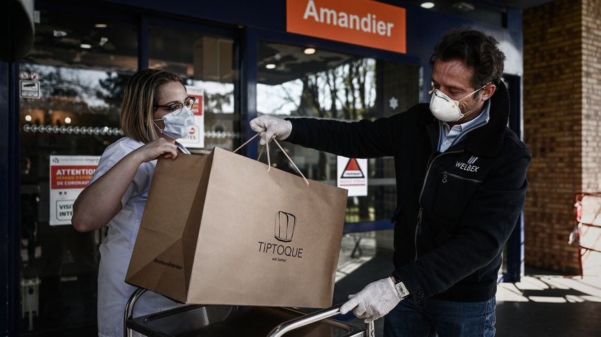 L’hôpital d'Argenteuil livré par le restaurant "Aux 3 présidents" dans le cadre de l'opération "les chefs avec les soignants", 25 mars 2020