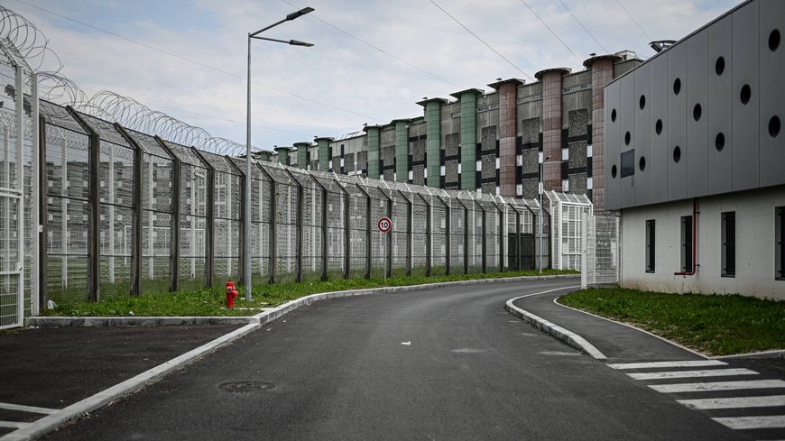 La prison de Fleury-Mérogis, à 30 km au sud de Paris