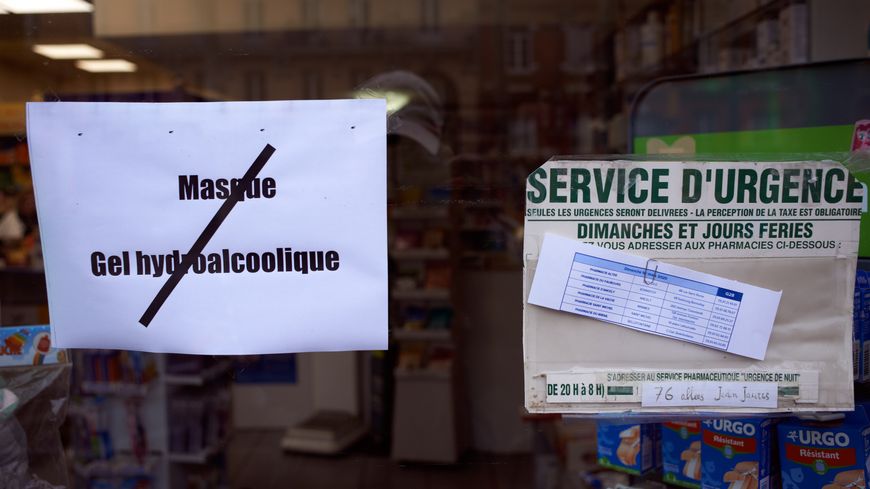 La France avance vers une épidémie "inexorable" a prévenu jeudi Emmanuel Macron