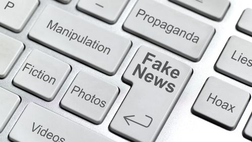 La presse écrite survivra-t-elle au tsunami numérique ?