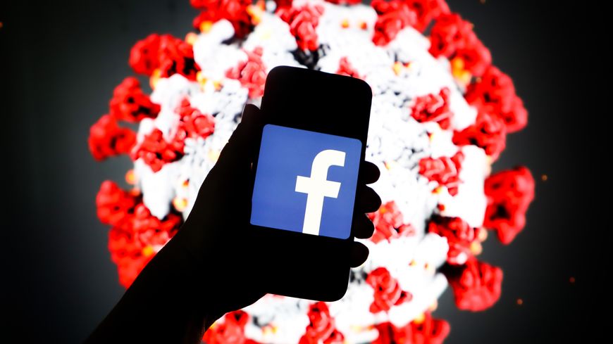 En octobre 2018, Facebook, Google, Microsoft, Mozilla, Twitter et sept associations professionnelles européennes ont signé un code de bonnes pratiques contre la désinformation en ligne.