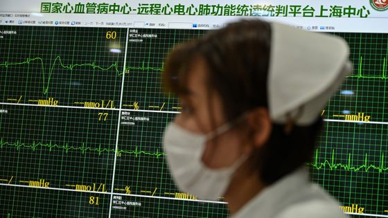 Une infirmière à l'hôpital du district de Xuhui, à Shanghai. ©AFP - HECTOR RETAMAL