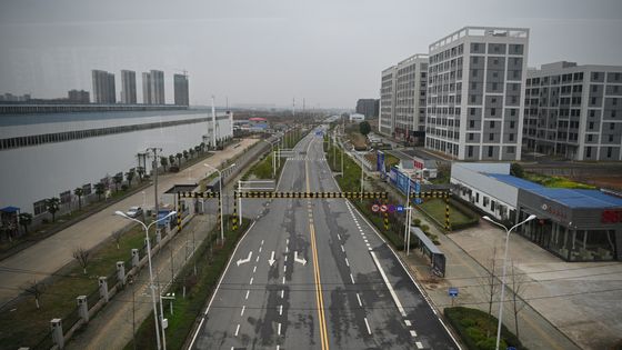 La ville "fantôme" de Wuhan, symbole d'une société tournant au ralenti depuis le début de l'épidémie du virus COVID-19 ©AFP - Noel Cellis