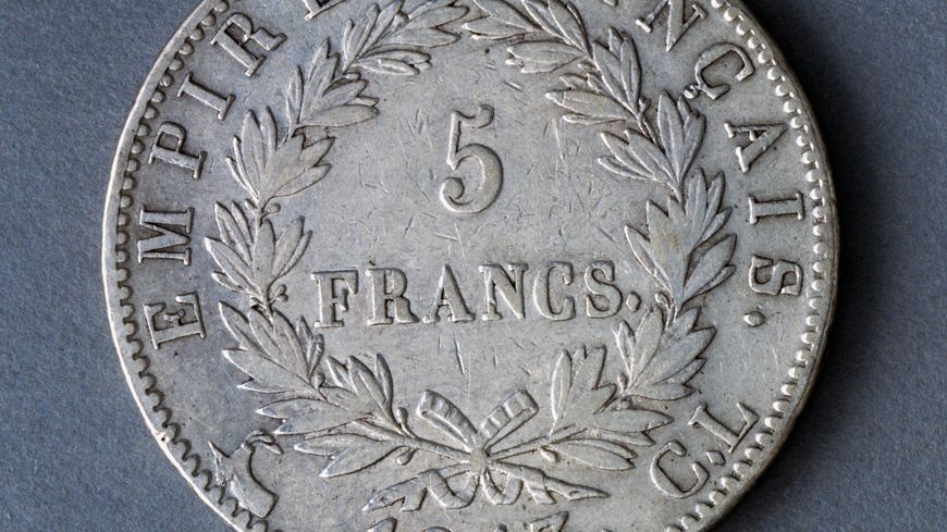 A l'origine, les espèces contenaient leur valeur en soit. Ici, un Napoléon en argent