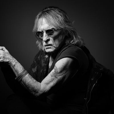 Le chanteur Christophe à Paris le 11 décembre 2019.