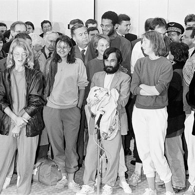 Arrivée des dix otages de Médecins sans frontières enlevés le 24 janvier par le Mouvement National Somalien, le 24 janvier 1987