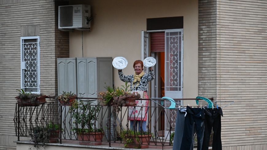 Flash mob "Look out from the window, Rome mine !" à Rome (Andreas Solaro)