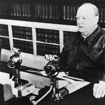 "I have nothing to offer but blood, toil, tears and sweat. What is our aim? Victory, Victory at all costs", extrait du discours de Winston Churchill à la BBC le 13 mai 1940