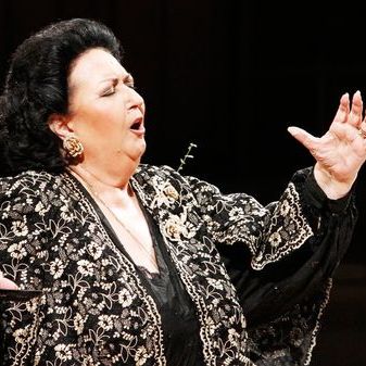 Montserrat Cabbalé en concert (2011) © Getty / Franck Hoensch