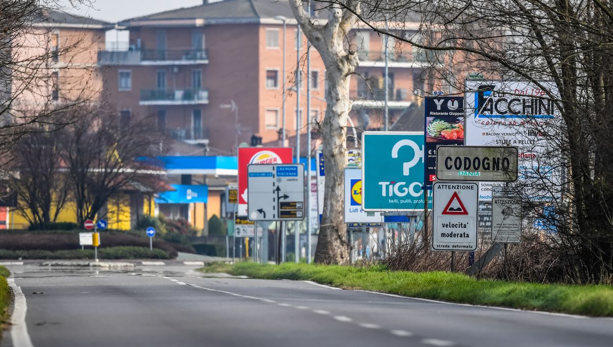 Coronavirus, la zone rouge s'élargit. Choc gouvernement: arrêtez même les événements sportifs pendant 30 jours Coronavirus, la zone rouge s'élargit. Choc gouvernement: arrêtez même les événements sportifs pendant 30 jours