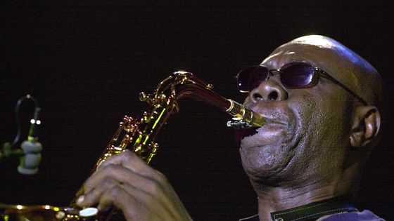 Manu Dibango en 2004 ©AFP - FETHI BELAID