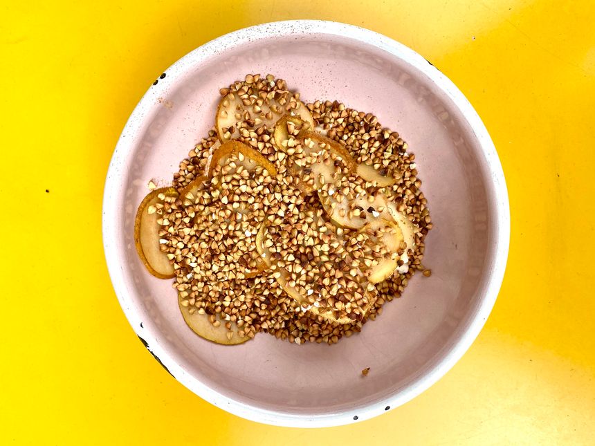Granola au sarrasin, une recette proposée par Christophe Saintagne chef du Restaurant Papillon - 8 rue Meissonier à Paris (17).