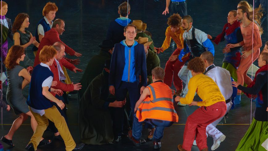 Les danseuses et danseurs du Ballet national de Marseille, dans "Room with a view" du collectif (LA)HORDE