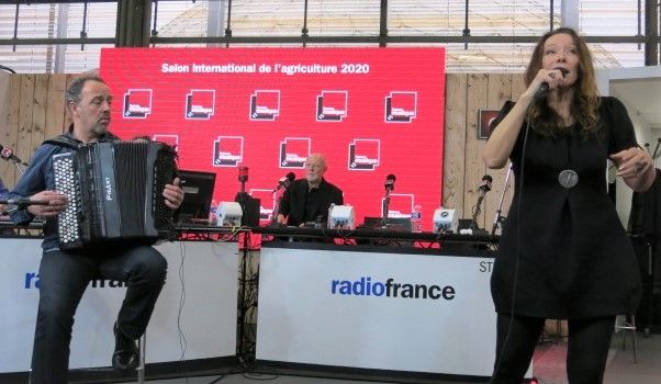 57e Salon de l'Agriculture : Duo Annick Cisaruk, chant & David Venitucci, accordéon. Pierre Bonte, Benoît Duteurtre, Jean-François Kahn.