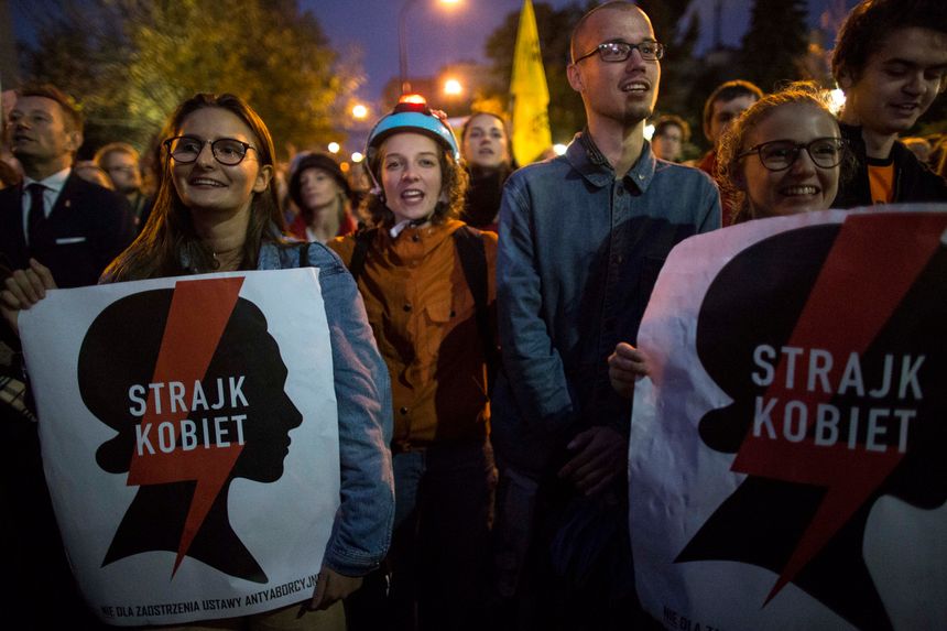 Manifestation contre l'interdiction des cours d'éducation sexuelle en Pologne le 16 octobre 2019.