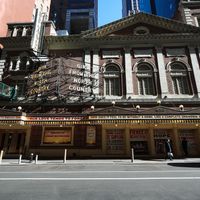 Les théâtres de Broadway, à New York, fermés en raison de l'épidémie de Covid-19