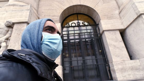 La bourse de Milan a chuté de quasi 40% en un mois. Les valeurs des banques italiennes sont particulièrement orientées à la baisse. ©Maxppp - Maurizio Maule