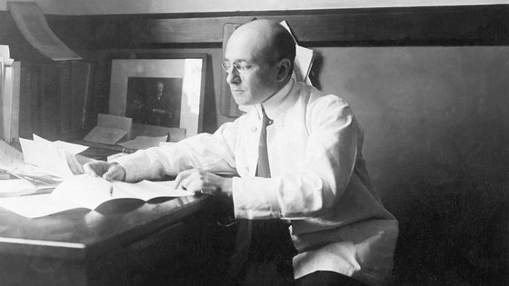 Alexis Carrel, prix Nobel, médecin et chirurgien français qui s'est beaucoup intéressé à l'eugénisme dans les années 30-40 ©Getty - © Bettmann / Contributeur